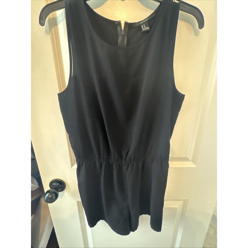 Women’s Forever 21 Black Sleeveless Elastic Romper Size Medium